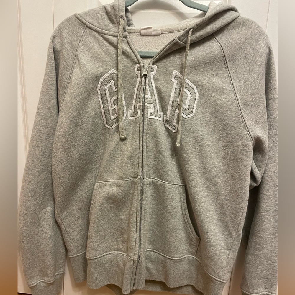 GAP Zipup